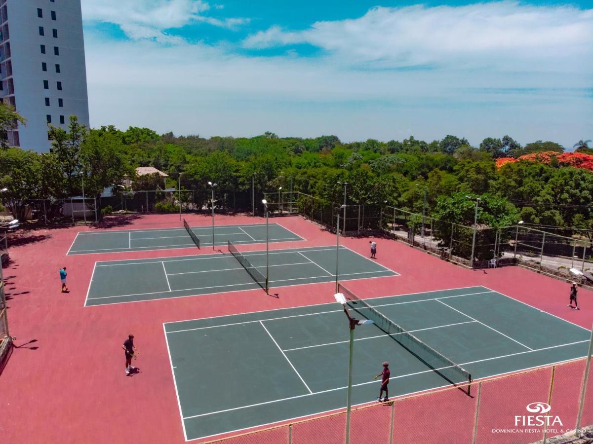 Dominican Fiesta Hotel Santo Domingo Zewnętrze zdjęcie Tennis Courts