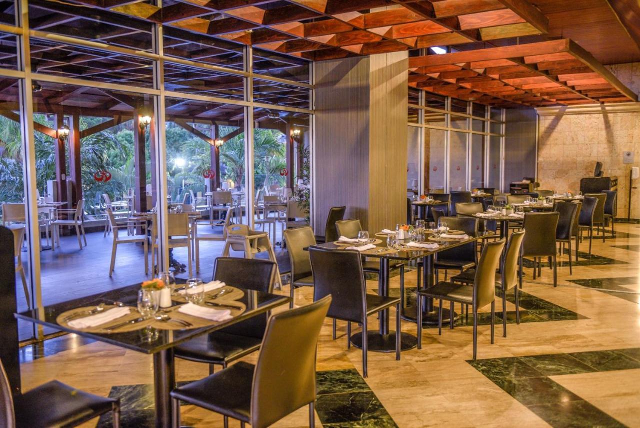 Dominican Fiesta Hotel Santo Domingo Zewnętrze zdjęcie The restaurant